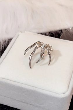 Gothic Y2K Spider Earcuff - Retro Grunge Style Accessory for 90s and Y2K Outfits