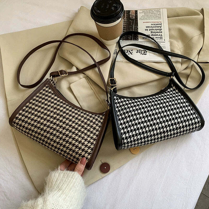 Amyra Vintage Cross Bag - Y2K Summer & 90s Grunge Fashion, Retro 70s, Pastel Goth, Y2K