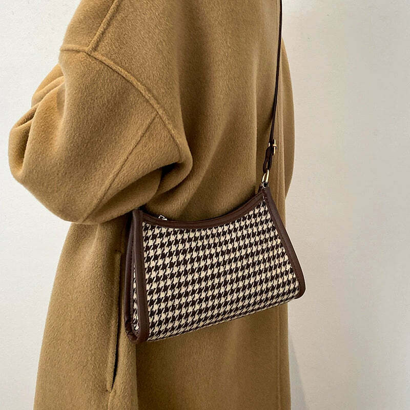 Amyra Vintage Cross Bag - Y2K Summer & 90s Grunge Fashion, Retro 70s, Pastel Goth, Y2K