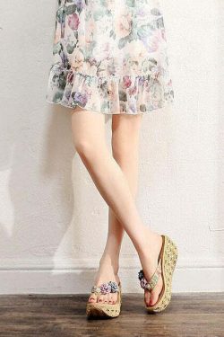 Beige Floral Platform Flip Flops - Y2K Summer Beach Holiday Retro 90s Grunge Pastel Goth