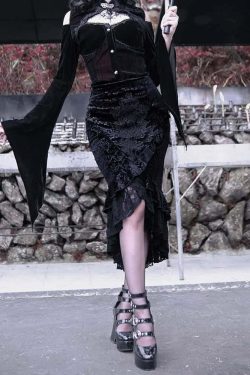 Black Velvet Gothic Skirt - Y2K Grunge, 90s Retro, Pastel Goth, Y2K Party & Summer Outfits