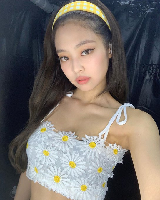 Blackpink Jennie-Inspired White Flower Lace Top - Y2K Summer, 90s Fashion, Grunge, Retro Style