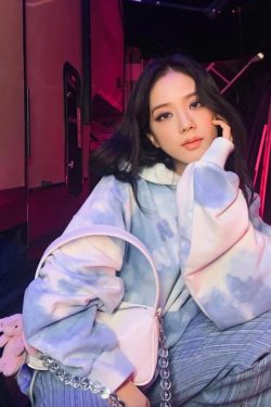 Blackpink Jisoo-Inspired Y2K Grunge Pullover - 90s Fashion, Retro Style, Summer Y2K Outfits