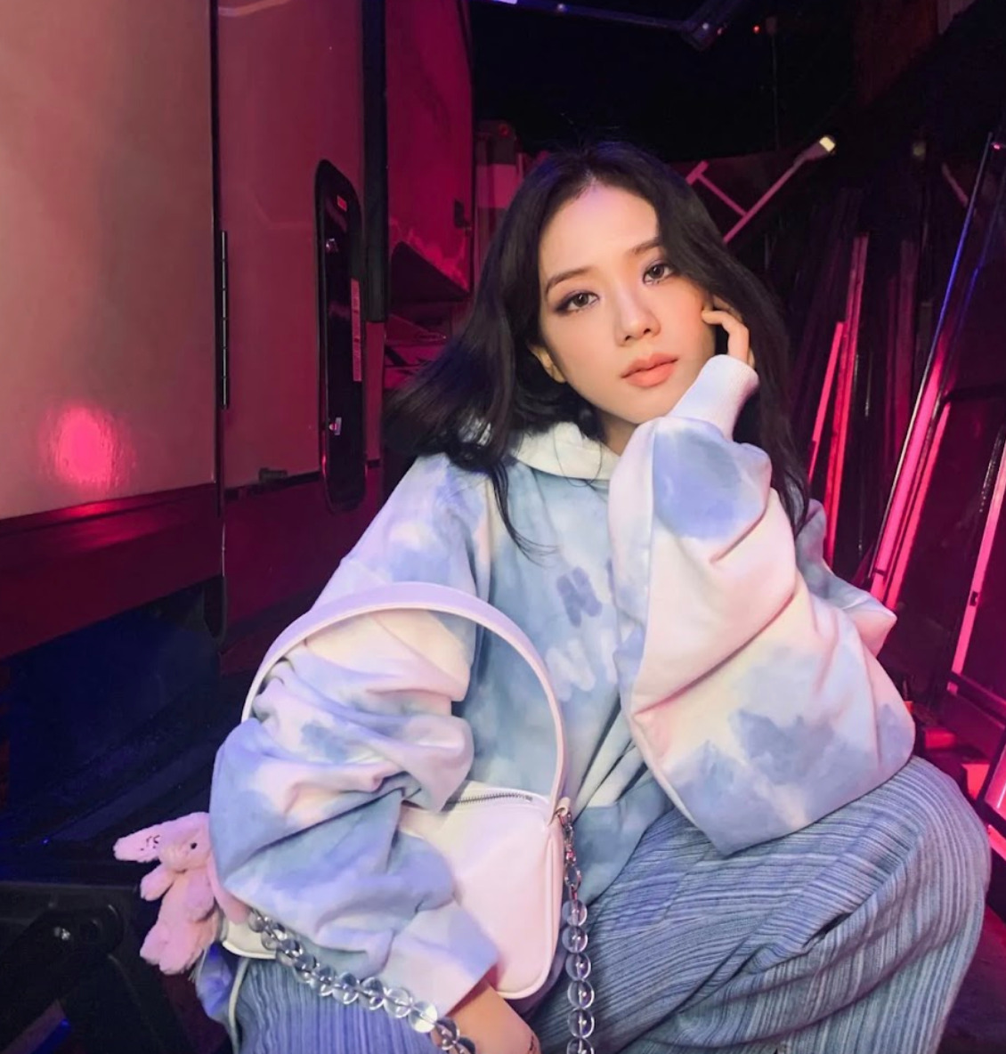 Blackpink Jisoo-Inspired Y2K Grunge Pullover - 90s Fashion, Retro Style, Summer Y2K Outfits