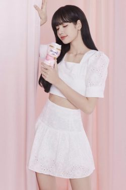 Blackpink Lisa-Inspired White Mini Skirt - Y2K Summer, 90s Grunge, Retro Party Outfit