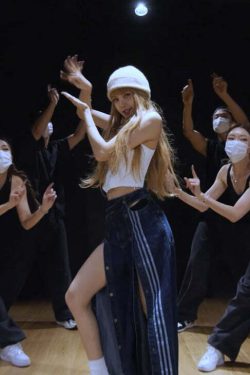 Blackpink Lisa-Inspired Y2K Blue Button Down Striped Jeans - 90s Grunge Summer Outfit