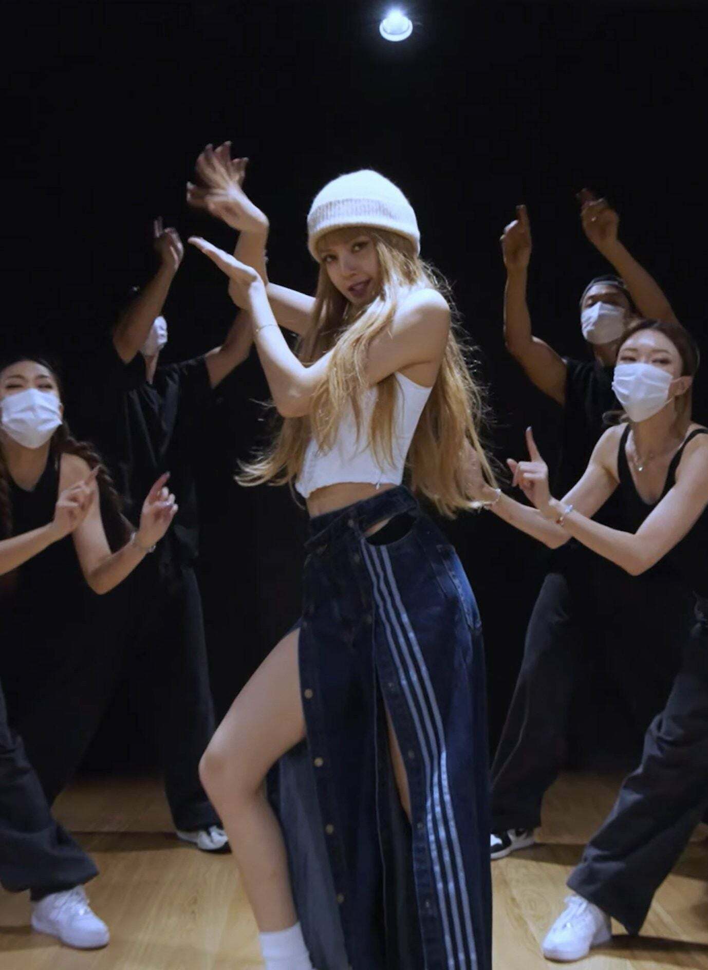 Blackpink Lisa-Inspired Y2K Blue Button Down Striped Jeans - 90s Grunge Summer Outfit
