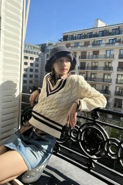 Blackpink Lisa Inspired Y2K V-Neck Jacquard Sweater - 90s Grunge, Retro, Pastel Goth Fashion