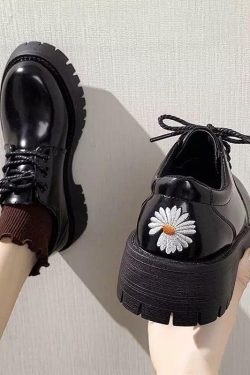 Chunky Daisy Creepers - Y2K Grunge & 90s Retro Style Shoes for Summer Outfits & Party Looks