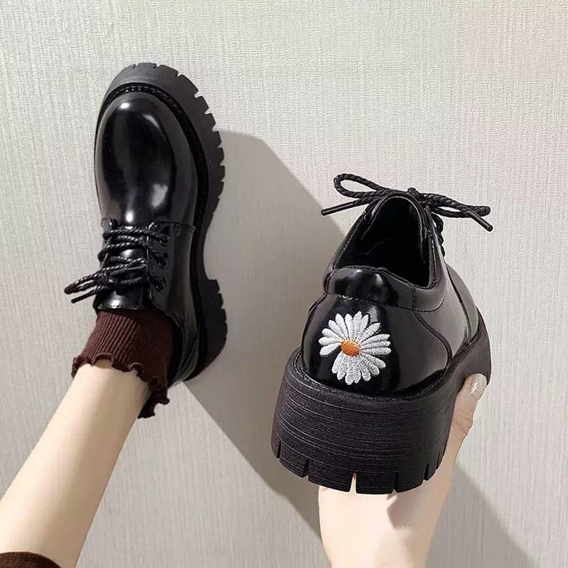 Chunky Daisy Creepers - Y2K Grunge & 90s Retro Style Shoes for Summer Outfits & Party Looks