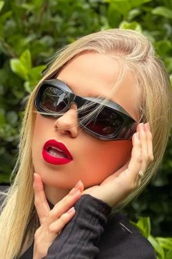 Chunky Y2K Sunglasses - Retro 90s Grunge, Hip Hop, and Summer Party Fashion for Women