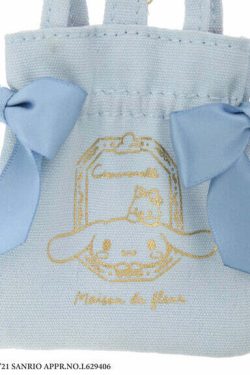Cinnamoroll x Maison de FLEUR Y2K Ribbon Tote Bag - Gingham Inner, Retro 90s Grunge Fashion