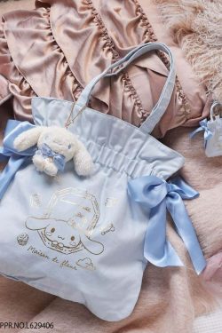 Cinnamoroll x Maison de FLEUR Y2K Ribbon Tote Bag - Gingham Inner, Retro 90s Grunge Fashion