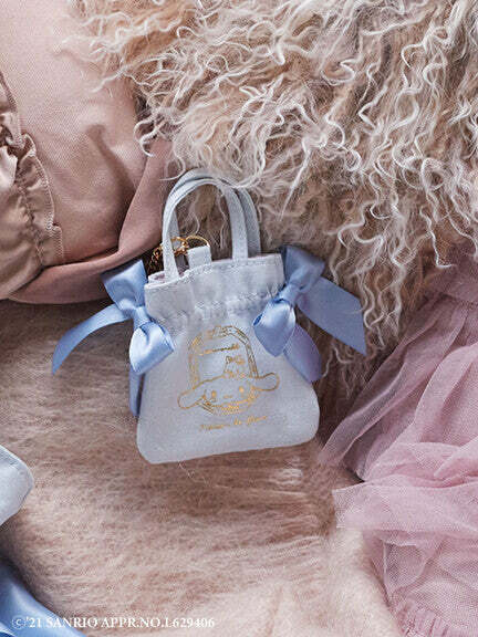 Cinnamoroll x Maison de FLEUR Y2K Ribbon Tote Bag - Gingham Inner, Retro 90s Grunge Fashion