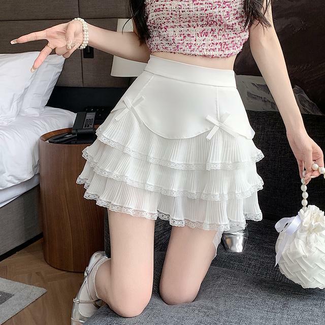 Dollette Layered Lace Mini Skirt White - Y2K Summer, 90s Grunge, Retro Goth, Y2K Party Outfit