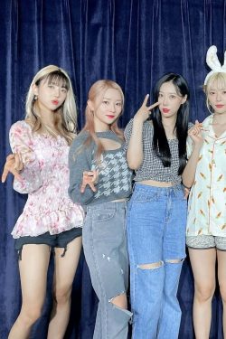 Dreamcatcher Sua Inspired Y2K Grunge Sweater - 90s Fashion, Retro Style, Y2K Outfits