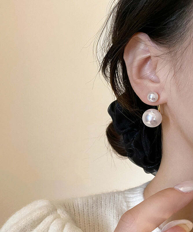 Elegant White Pearl Stud Earrings - Y2K, 90s, Grunge, Retro, Pastel Goth, Summer Fashion