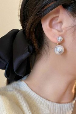 Elegant White Pearl Stud Earrings - Y2K, 90s, Grunge, Retro, Pastel Goth, Summer Fashion