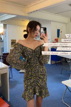 Flower Smile Off-Shoulder Dress - Y2K Summer, 90s Grunge, Retro Party, Pastel Goth, Y2K Fashion