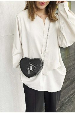 Gothic Heart Blade Crossbody Bag Black - Y2K Grunge, 90s Fashion, Retro Style, Y2K Club Outfit