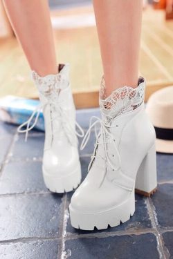 Gothic Lace Platform Boots - Y2K Grunge, 90s Fashion, Retro Style, Dark Y2K, Pastel Goth
