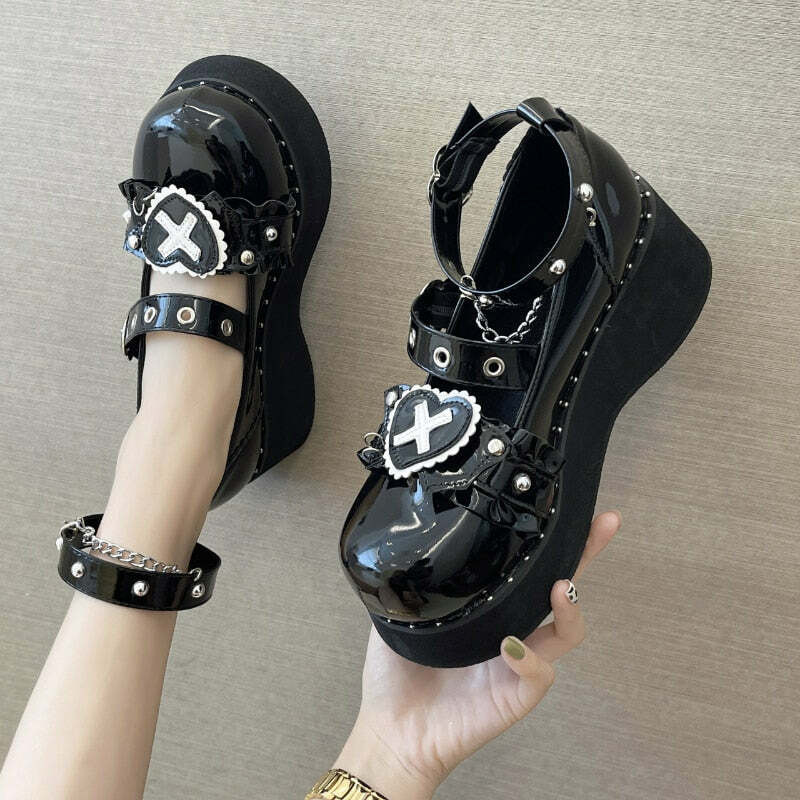 Gothic Lolita Heart Shoes - Black White Y2K Grunge 90s Retro Fashion for Women