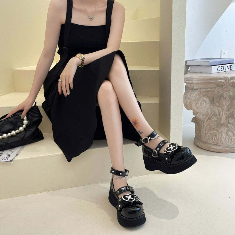 Gothic Lolita Heart Shoes - Black White Y2K Grunge 90s Retro Fashion for Women