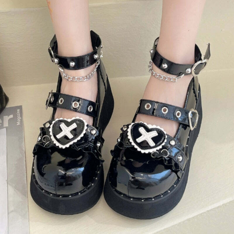 Gothic Lolita Heart Shoes - Black White Y2K Grunge 90s Retro Fashion for Women