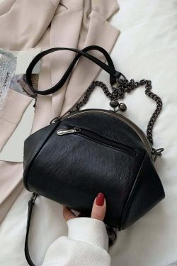 Gothic Punk Y2K Kiss Lock Clasp Shoulder Bag - Retro 90s Grunge Fashion Accessory
