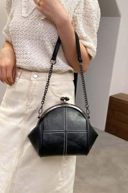 Gothic Punk Y2K Kiss Lock Clasp Shoulder Bag - Retro 90s Grunge Fashion Accessory