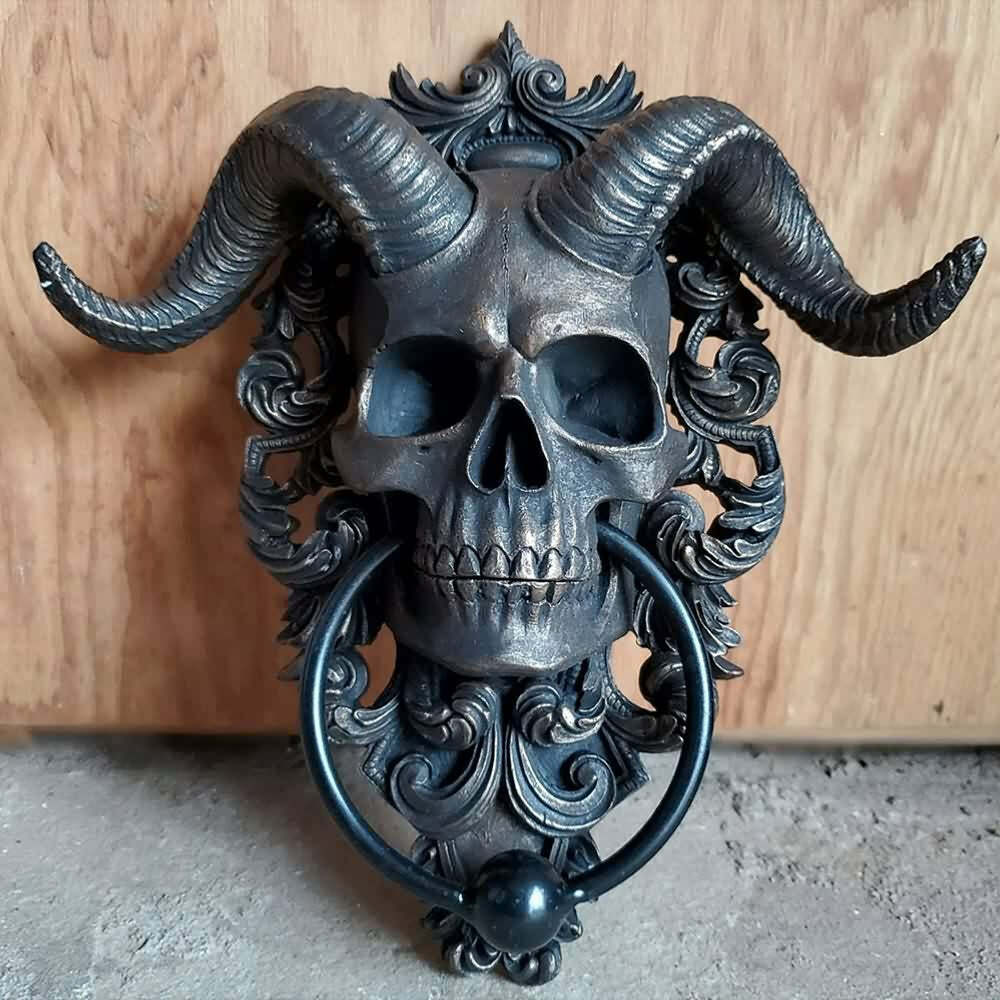 Gothic Skull Door Knocker - Retro Y2K Grunge, 90s Fashion, Pastel Goth, Y2K Party Decor