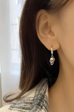 Gothic Skull Earrings - Y2K Grunge, 90s Retro, Pastel Goth, Y2K Party, and Summer Y2