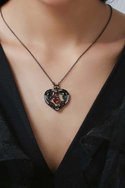 Gothic Skull Heart Pendant Necklace - Y2K Grunge, 90s Retro, Pastel Goth, Y2K Party Outfit