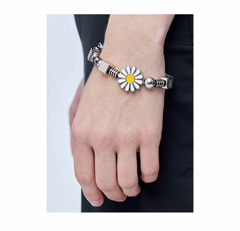 GUUKA Daisy Beaded Bracelet - Y2K Summer, 90s Grunge, Retro Style, Pastel Goth, Y2K Pop