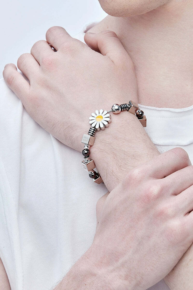 GUUKA Daisy Beaded Bracelet - Y2K Summer, 90s Grunge, Retro Style, Pastel Goth, Y2K Pop