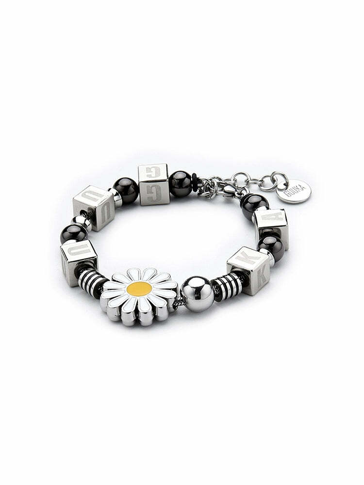 GUUKA Daisy Beaded Bracelet - Y2K Summer, 90s Grunge, Retro Style, Pastel Goth, Y2K Pop