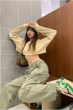 I Feel Like Lisa Y2K Cropped Sweatshirt - 90s Grunge, Retro Summer, Y2K Party Outfit