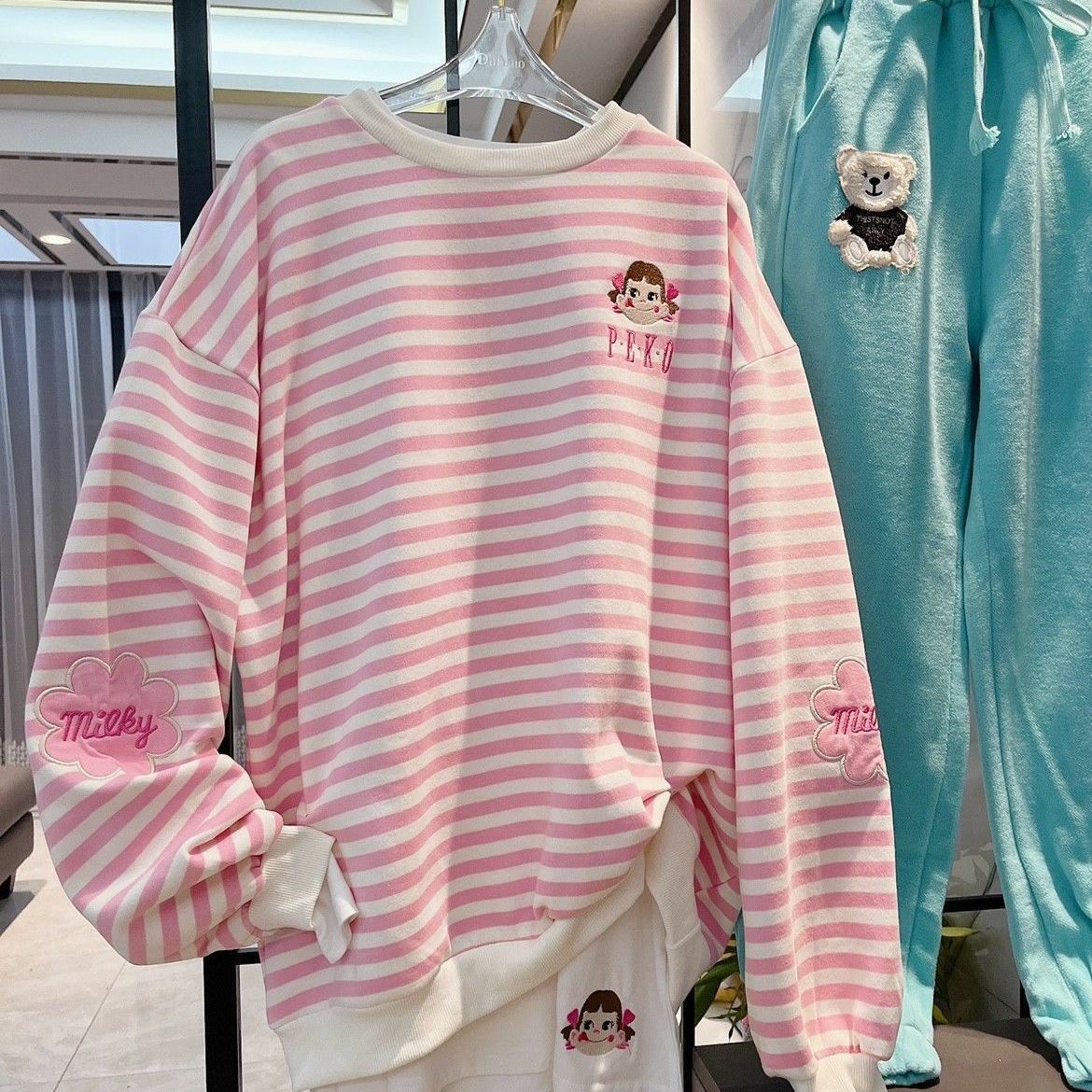 Kawaii Aesthetic White Pink Striped Sweatshirt - Y2K Summer, 90s Grunge, Retro Pastel Goth Fashion