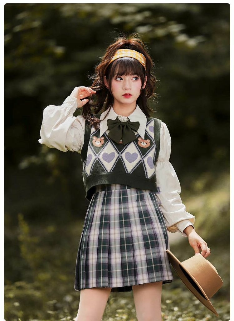 Kawaii Y2K Sweater Vest Bear Hearts Argyle - 90s Grunge, Retro, Pastel Goth, Summer Outfits