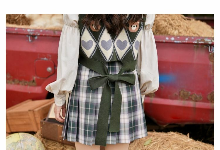 Kawaii Y2K Sweater Vest Bear Hearts Argyle - 90s Grunge, Retro, Pastel Goth, Summer Outfits
