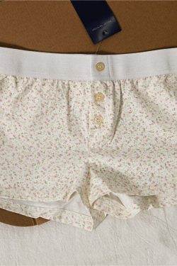 Leann Three-Button Short - Y2K Summer Grunge Outfit, 90s Fashion, Retro Style, Y2K Club Look