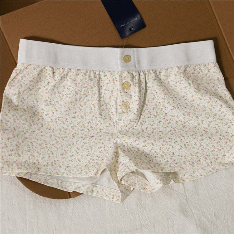 Leann Three-Button Short - Y2K Summer Grunge Outfit, 90s Fashion, Retro Style, Y2K Club Look
