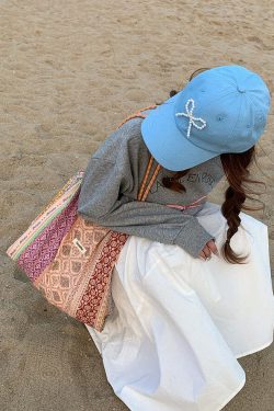 Lochlyn Printed Tote Bag - Y2K Summer & 90s Grunge Fashion, Retro Style, Pastel Goth Accessory
