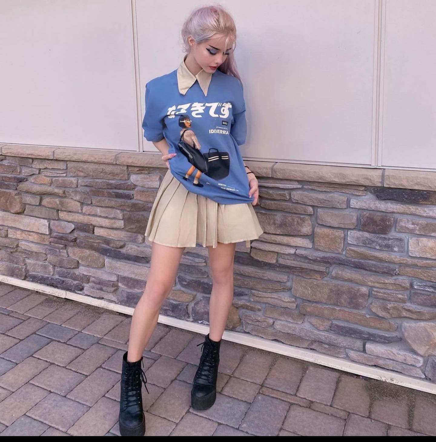Look Back' Oversized Tee - Y2K Summer Grunge, 90s Retro, Pastel Goth, Y2K Club & Party