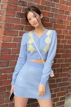 Nice To Meet Chuu Y2K Summer Set: Retro 90s Grunge Outfit with Skirt, Top, and Belt