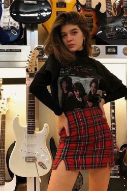 Red Plaid Mini Skirt - Y2K Grunge, 90s Fashion, Retro Summer Outfit, Gothic Y2K Style