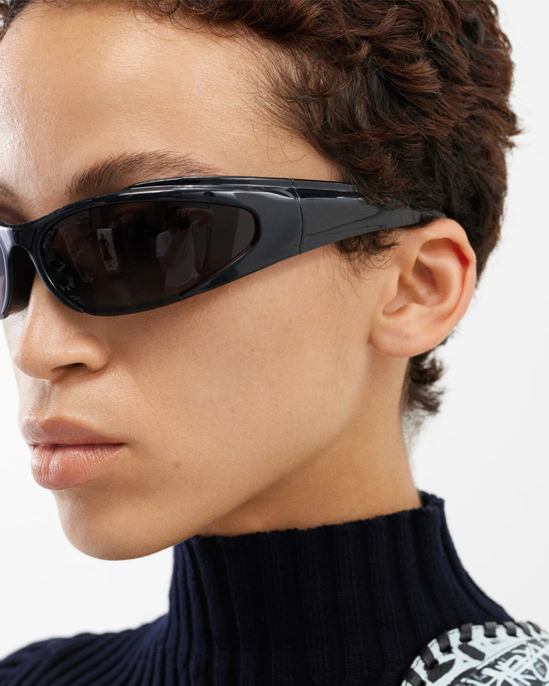 Retro Y2K Wrap Around Sunglasses - 90s Grunge, Summer Outfits, Popstar, and Hip Hop Fashion