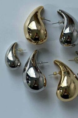 Sarina Waterdrop Silver Earrings - Y2K & 90s Fashion, Grunge, Retro, Pastel Goth, Party Outfits