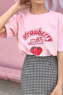Strawberry Milk T-Shirt � Y2K Summer, 90s Grunge, Retro Style, Baby Tees, Y2K Popstar