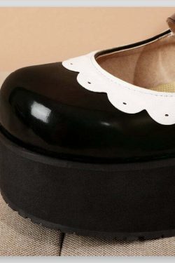 Sweet Goth Mary Jane Shoes - Black with White Trim | Y2K Grunge & 90s Retro Fashion